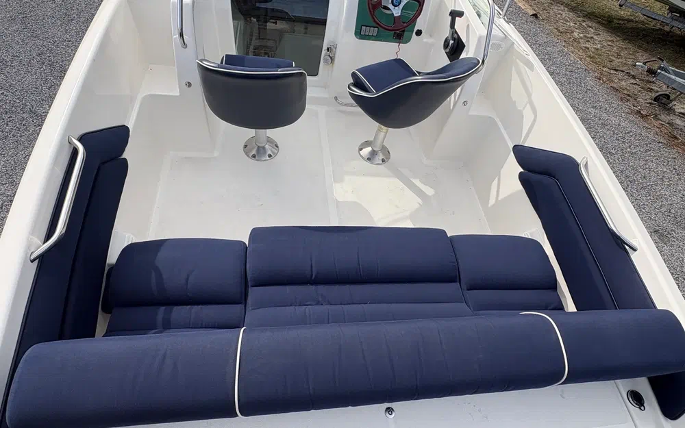 slider 2 Kelt Azura 600 Cabin