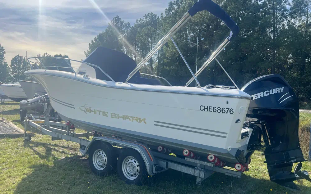 slider 12 White Shark 228