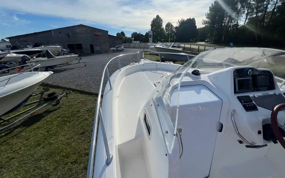 slider 2 White Shark 228