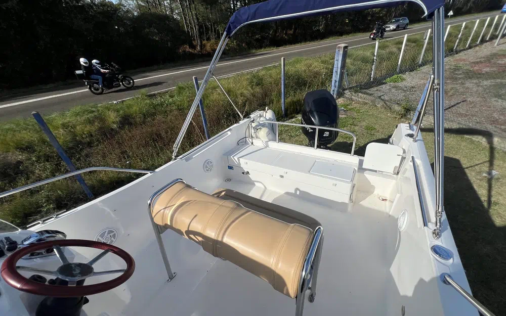 slider 4 White Shark 228