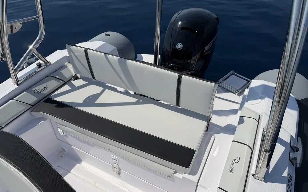 slider 10 Ranieri Cayman 21 Sport