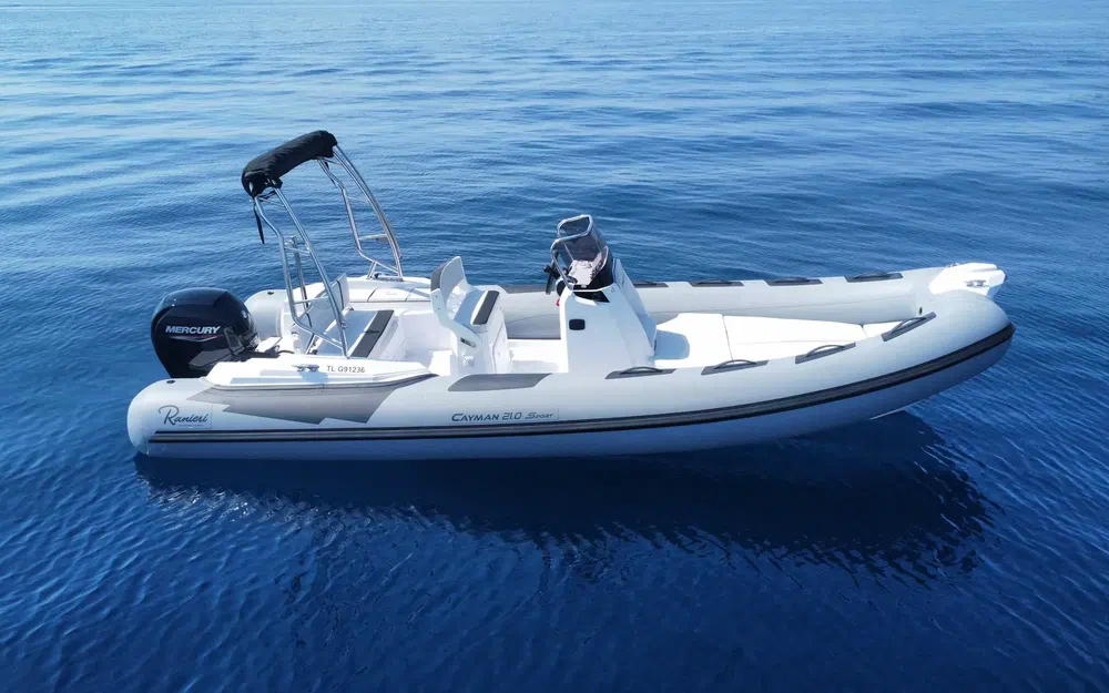 slider 1 Ranieri Cayman 21 Sport