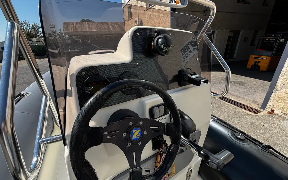 slider 24 Zodiac Pro Open 550