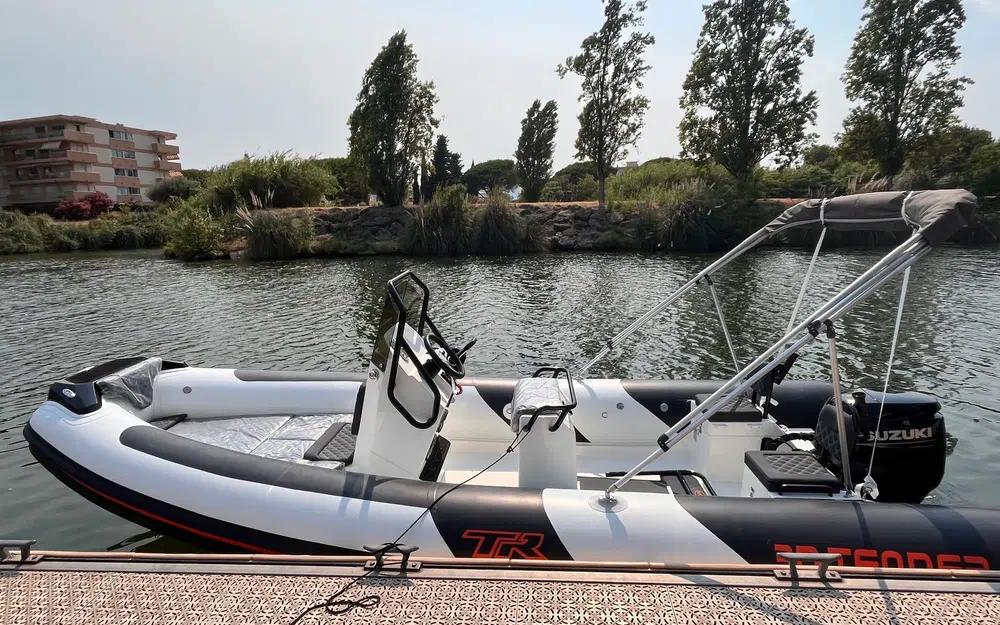 slider 1 3D Tender TR 6