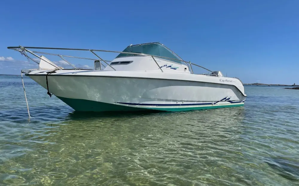 B2 MarineCap Ferret 650 CC