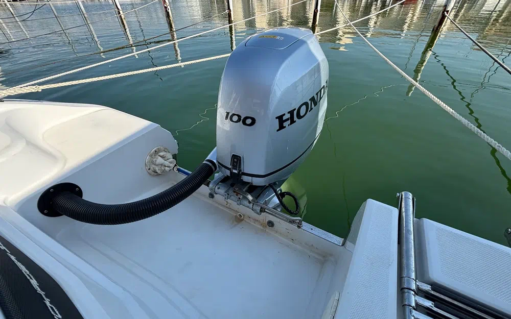 slider 8 Ranieri Voyager 18 S
