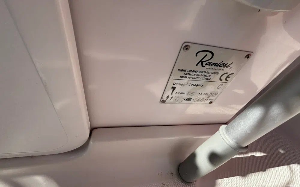 slider 14 Ranieri Voyager 18 S