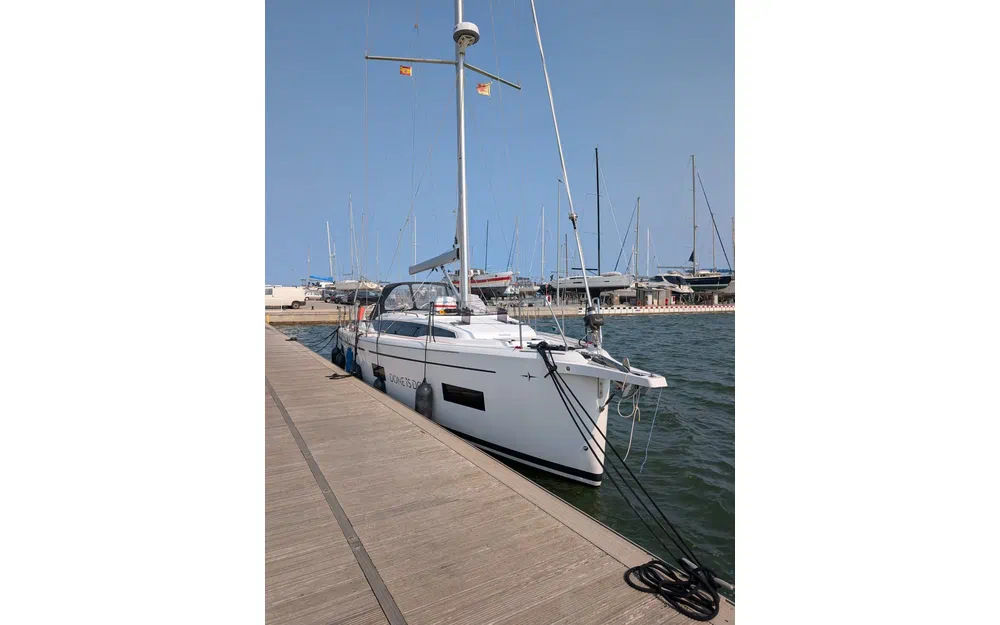 slider 1 Bavaria C38