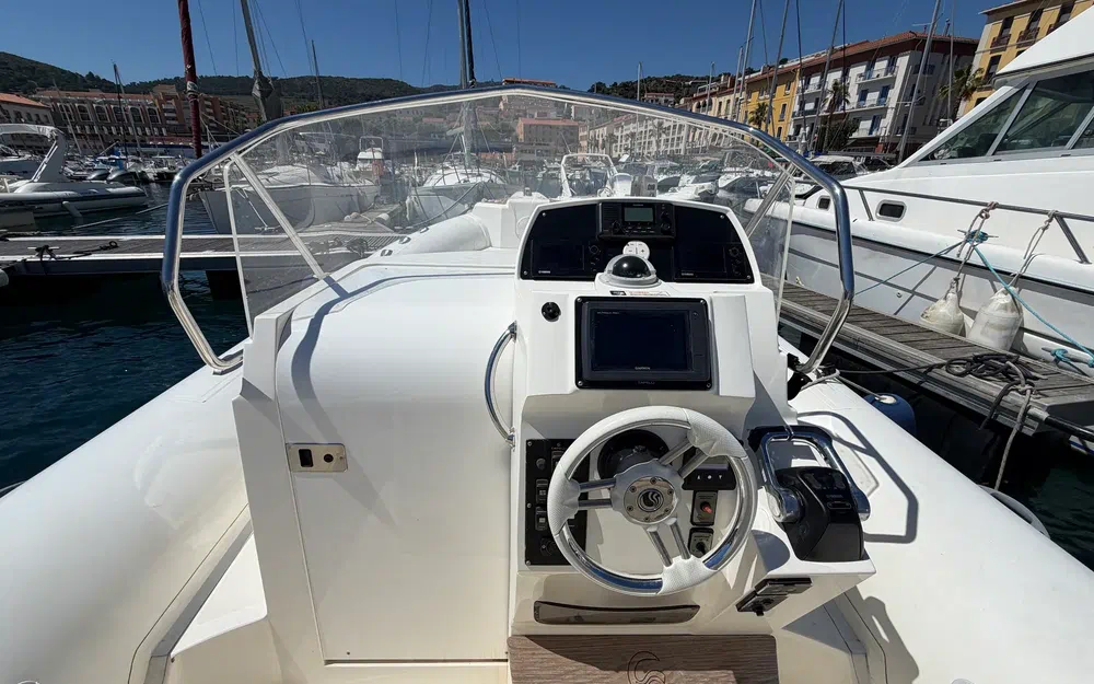slider 7 Capelli Tempest 1000 CC