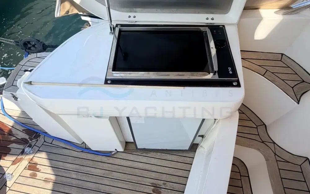 slider 6 Sealine F 42/5