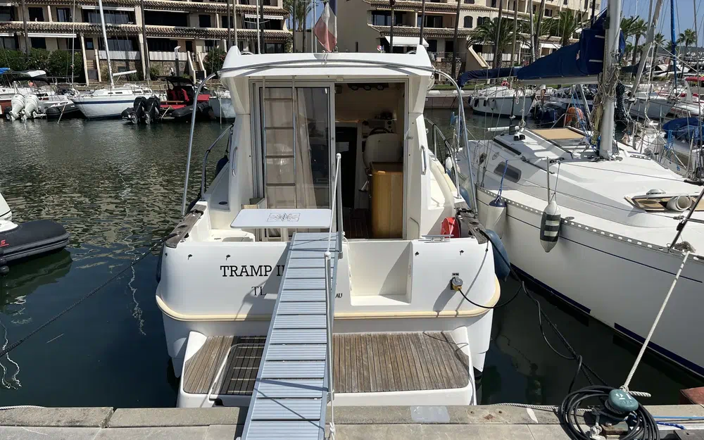 slider 2 Jeanneau Merry Fisher 805