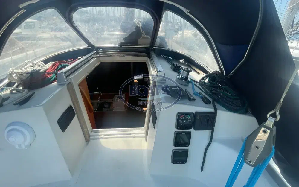 slider 6 Beneteau First 325