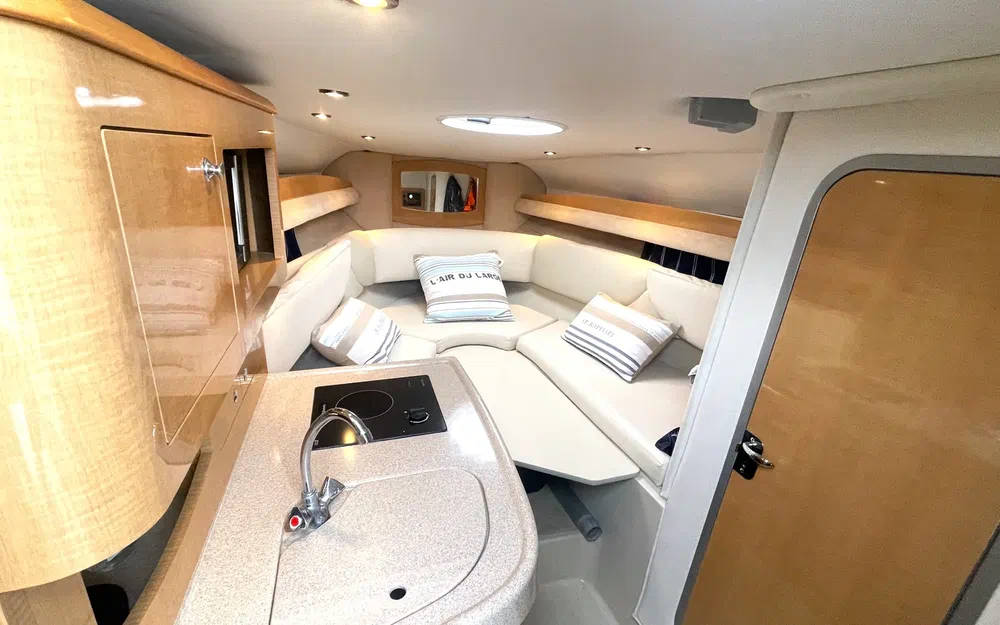 slider 8 Four Winns Vista 285