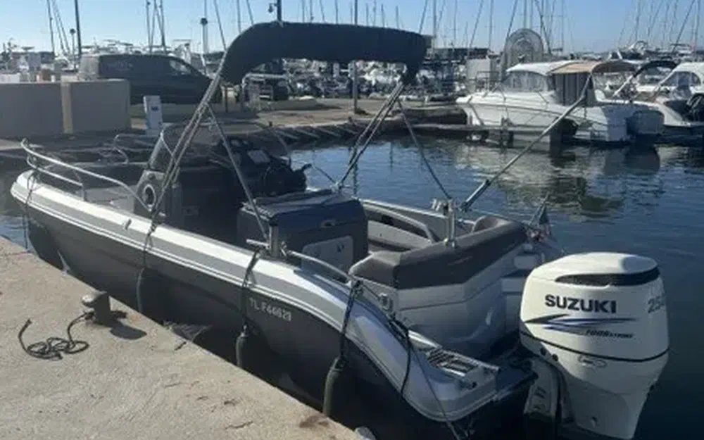 slider 1 Ranieri Voyager 23 S