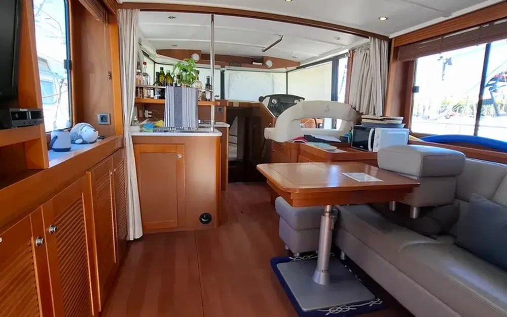 slider 2 Beneteau Swift Trawler 44