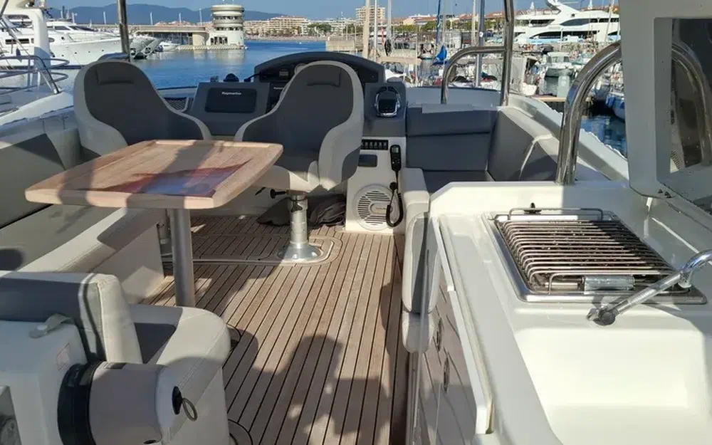 slider 37 Beneteau Swift Trawler 44