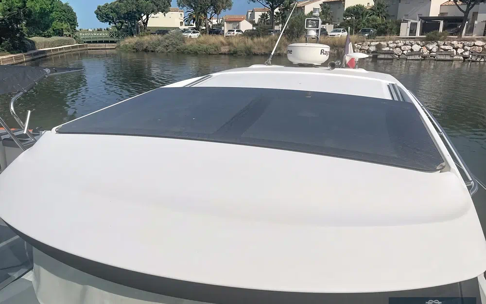 slider 2 Jeanneau NC 9