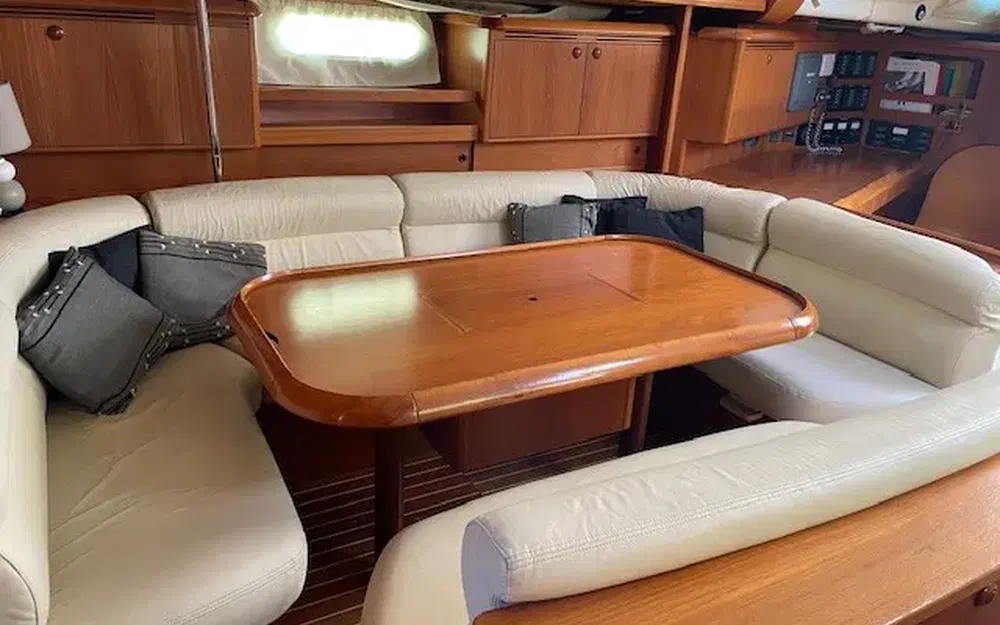 slider 39 Jeanneau Sun Odyssey 49