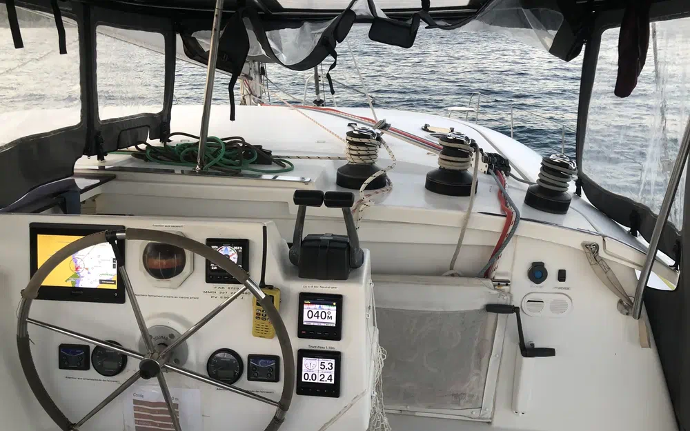 slider 24 Fountaine Pajot Salina 48