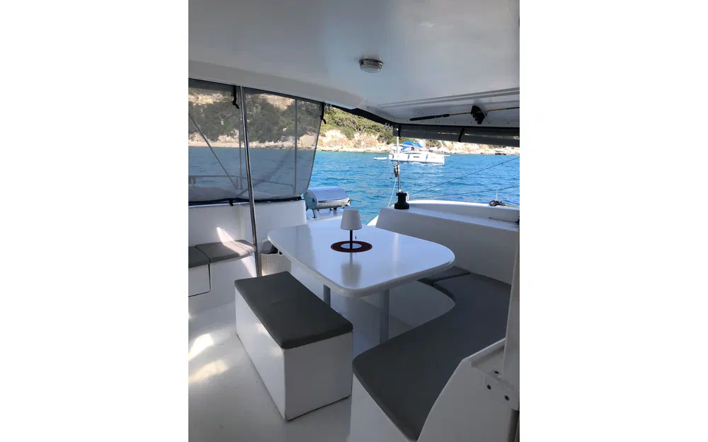 slider 36 Fountaine Pajot Salina 48