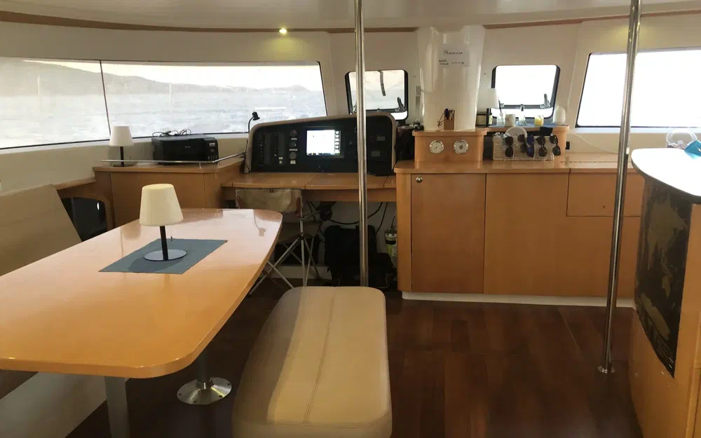 slider 60 Fountaine Pajot Salina 48