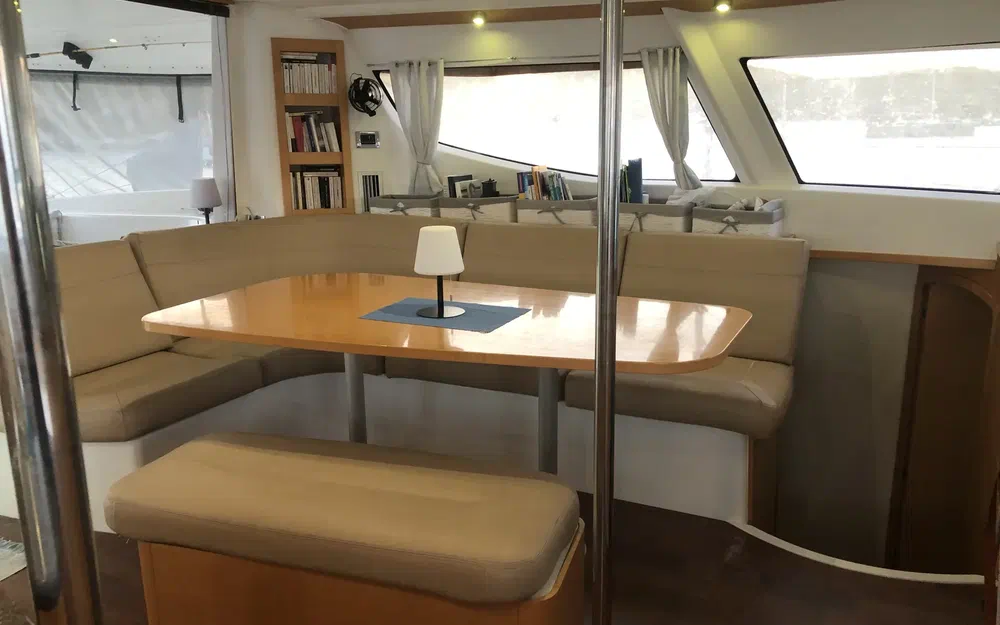 slider 62 Fountaine Pajot Salina 48