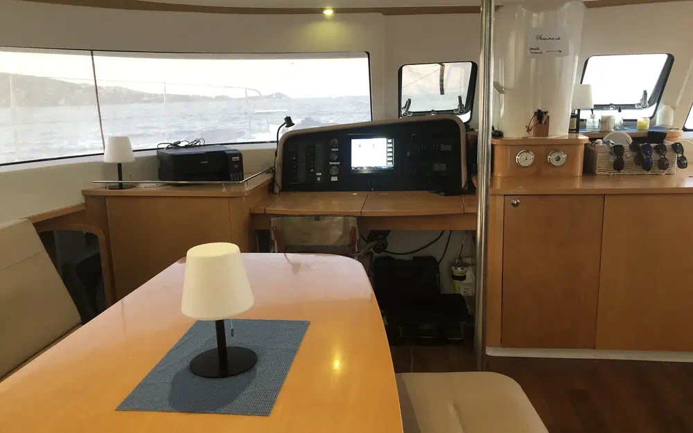 slider 64 Fountaine Pajot Salina 48