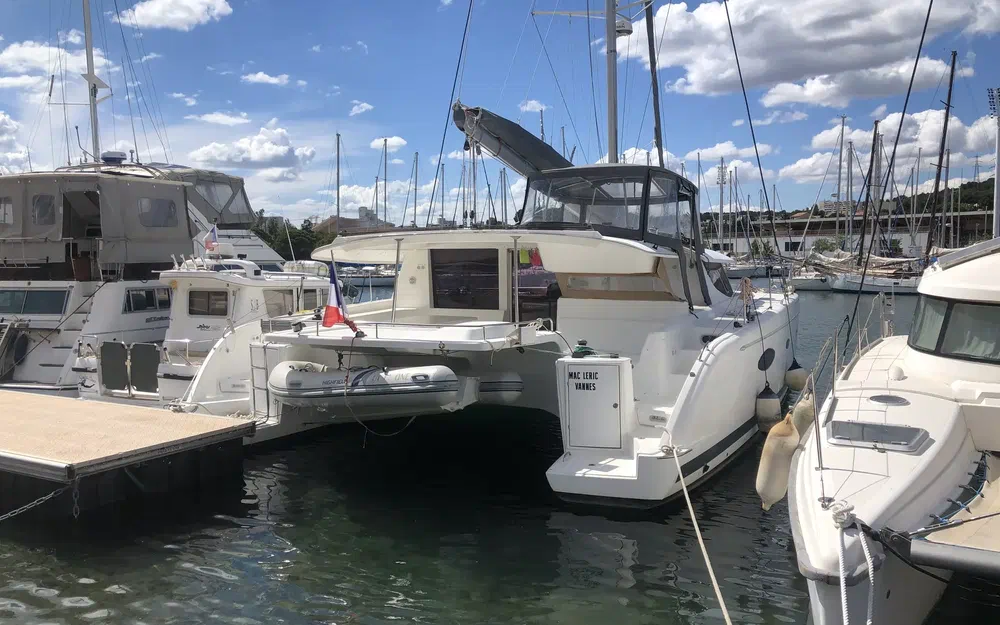 slider 10 Fountaine Pajot Salina 48