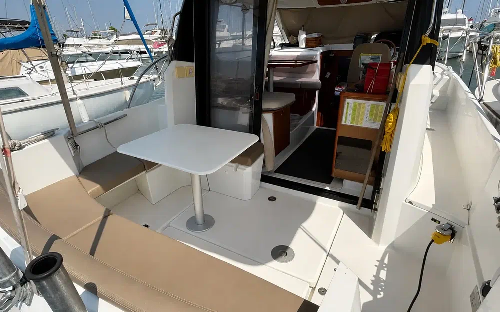 slider 2 Jeanneau Merry Fisher 855