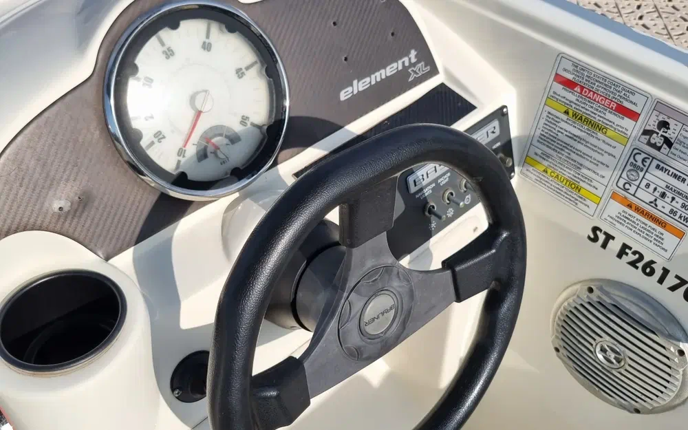 slider 16 Bayliner 180 Element XL