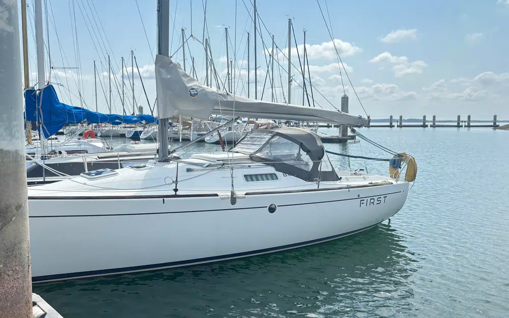 slider 1 Beneteau First 260 Spirit