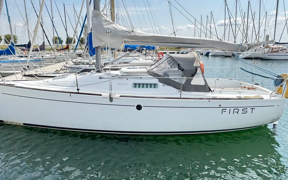 slider 3 Beneteau First 260 Spirit