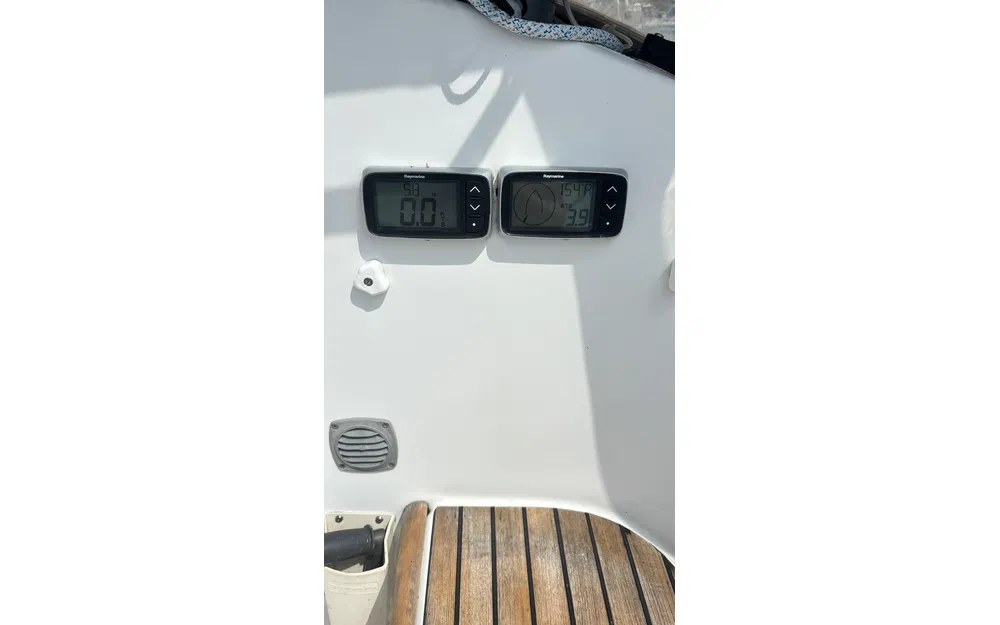 slider 10 Beneteau First 260 Spirit