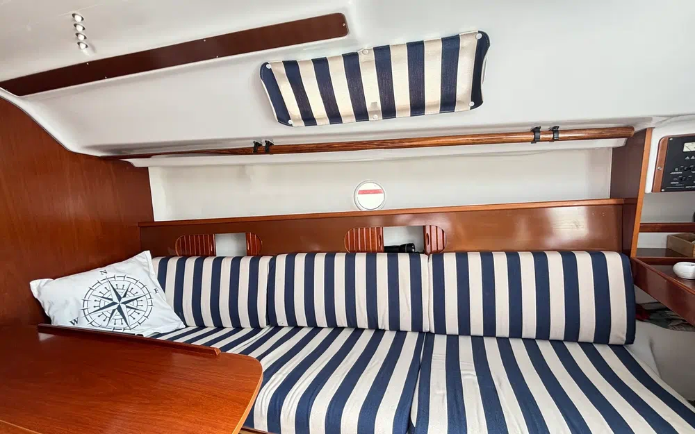 slider 31 Beneteau First 260 Spirit