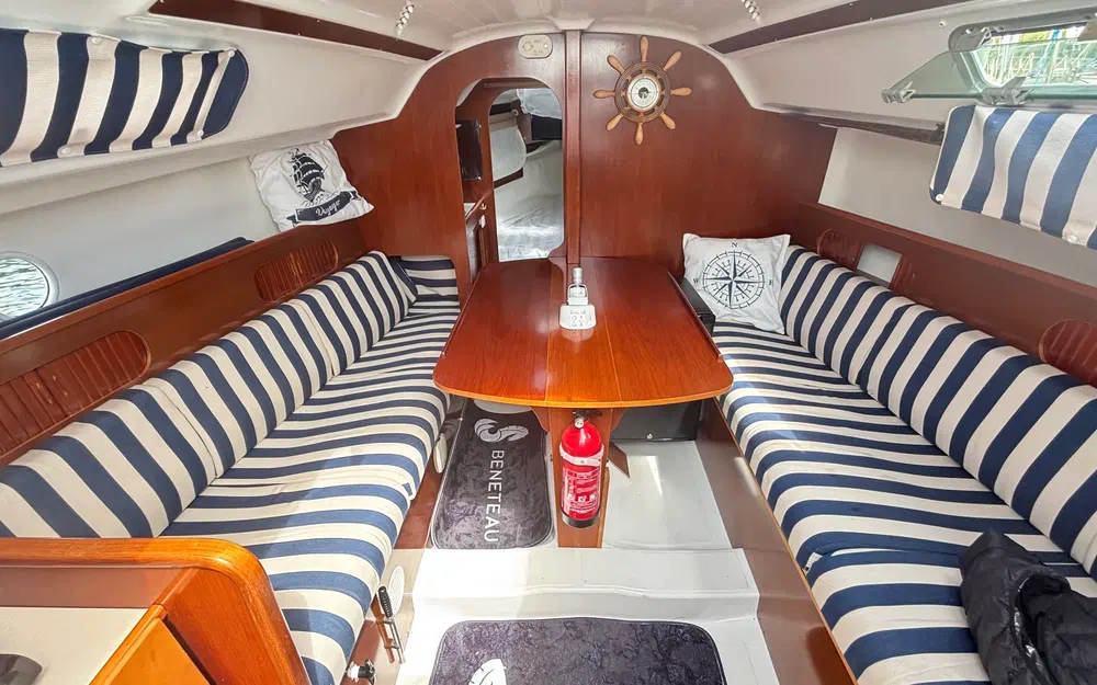 slider 6 Beneteau First 260 Spirit