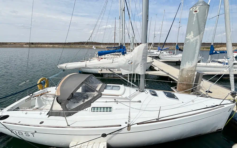 slider 2 Beneteau First 260 Spirit