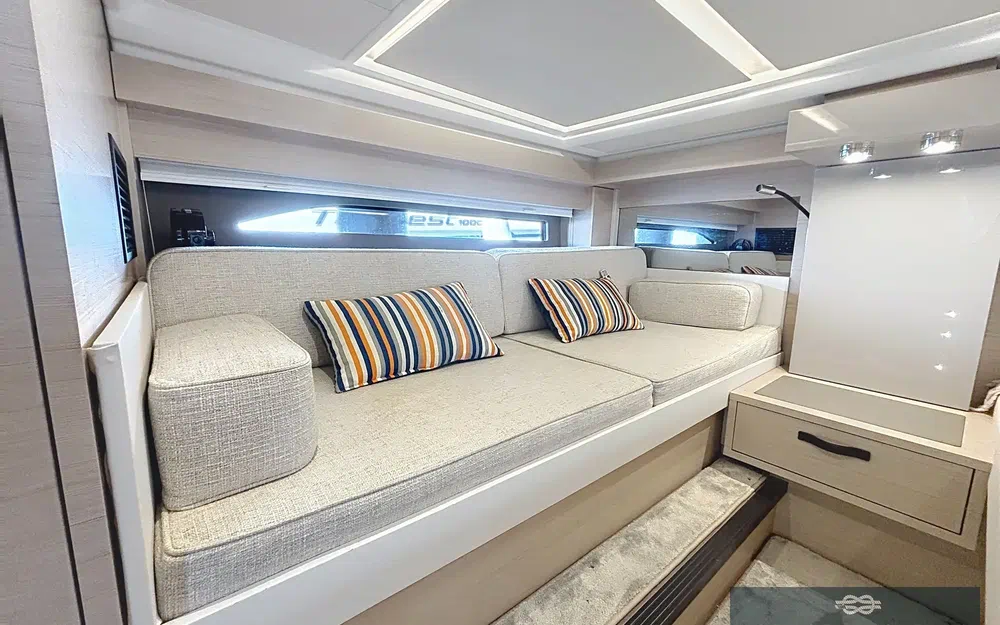slider 13 Jeanneau DB 43