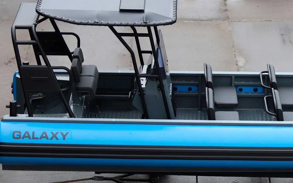 slider 7 Iron Boats GALAXY TRIDENT T8