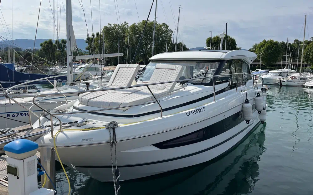 slider 1 Jeanneau NC 37