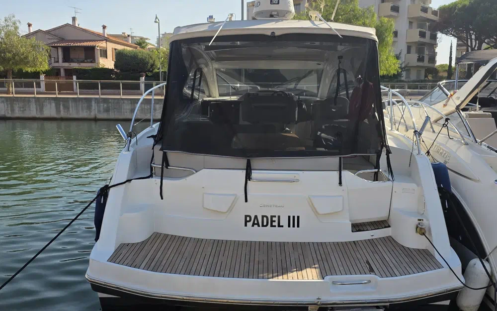 slider 10 Beneteau Gran Turismo 38
