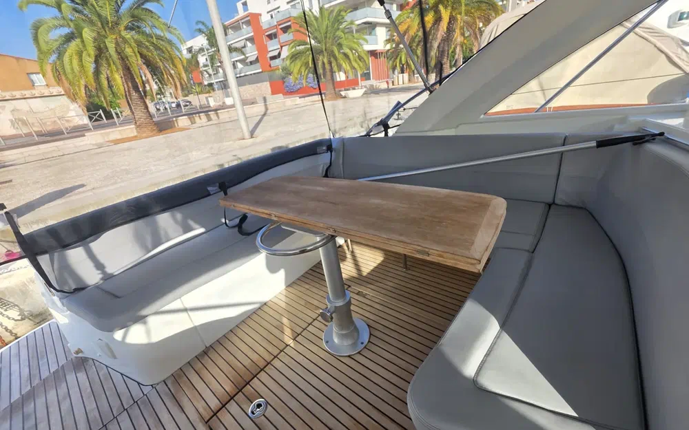 slider 11 Beneteau Gran Turismo 38