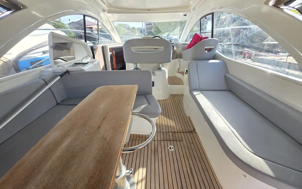 slider 12 Beneteau Gran Turismo 38