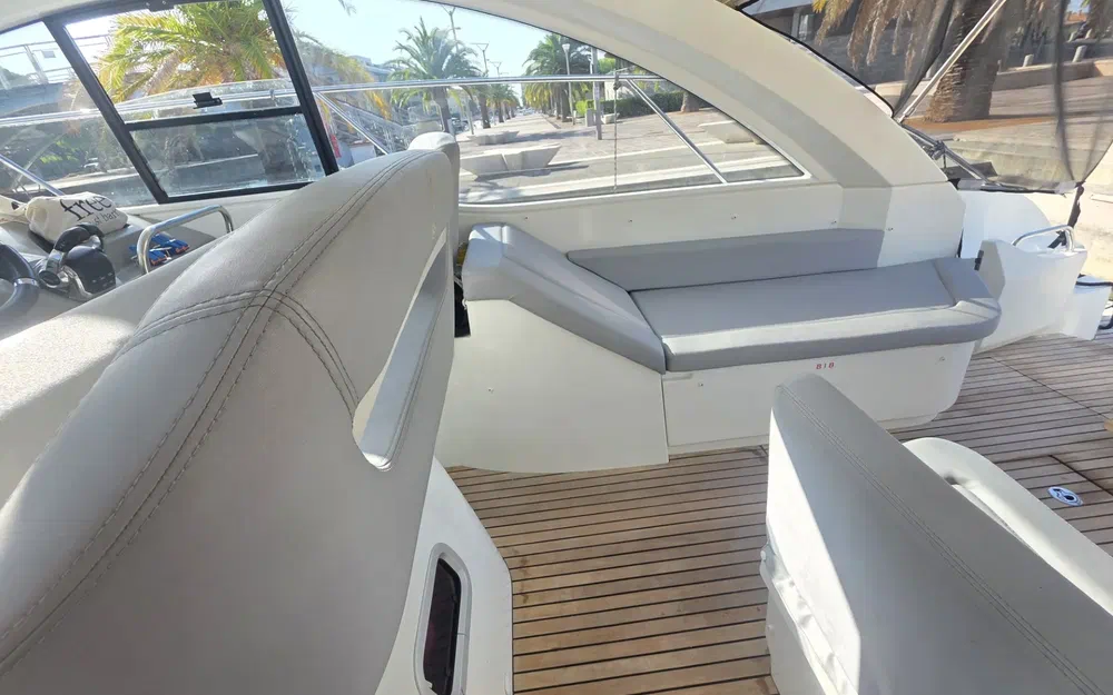 slider 15 Beneteau Gran Turismo 38