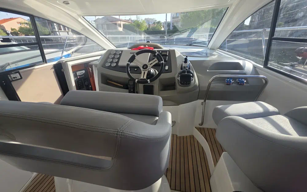 slider 17 Beneteau Gran Turismo 38