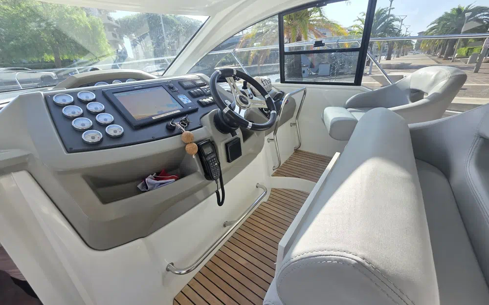 slider 18 Beneteau Gran Turismo 38