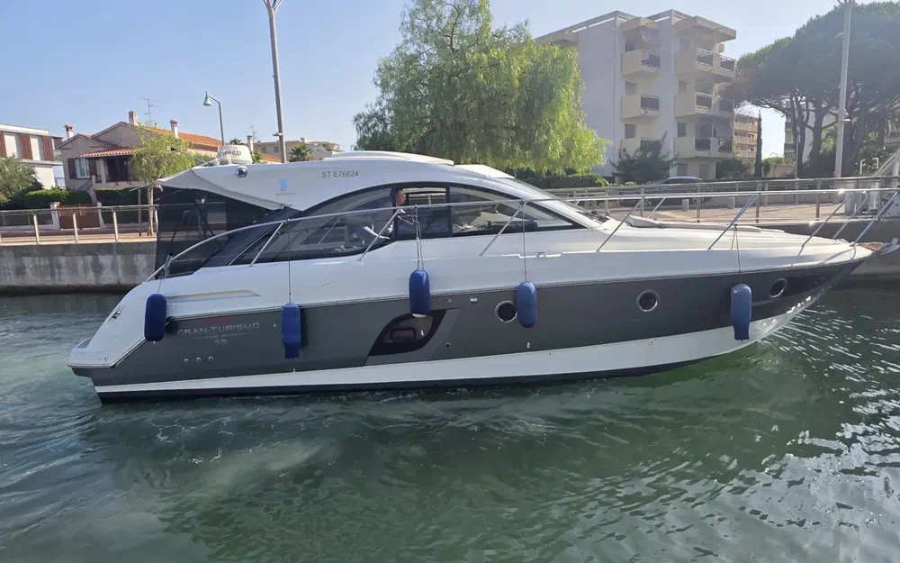 slider 1 Beneteau Gran Turismo 38