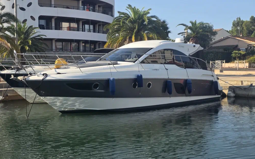 slider 2 Beneteau Gran Turismo 38
