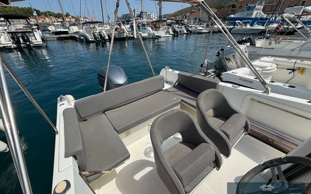 slider 10 Pacific Craft 750 Open