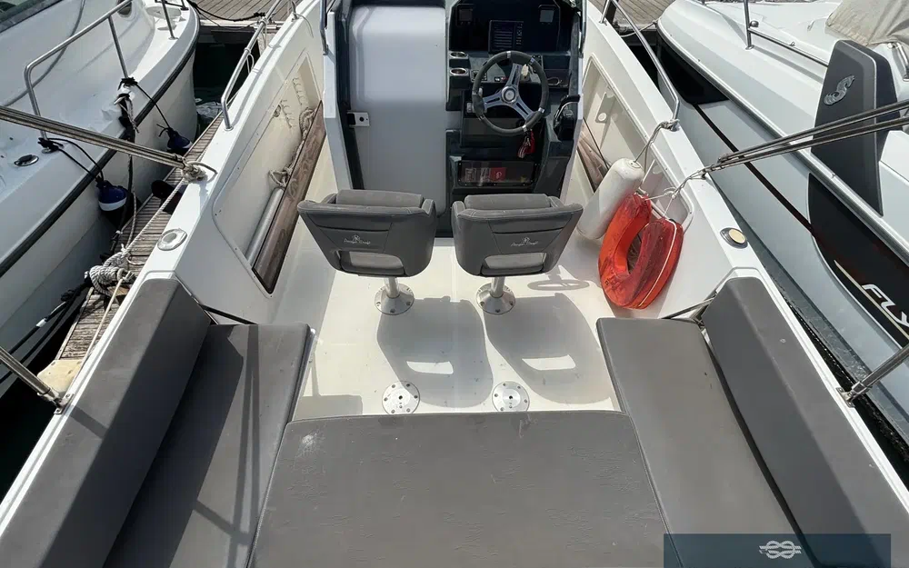 slider 11 Pacific Craft 750 Open