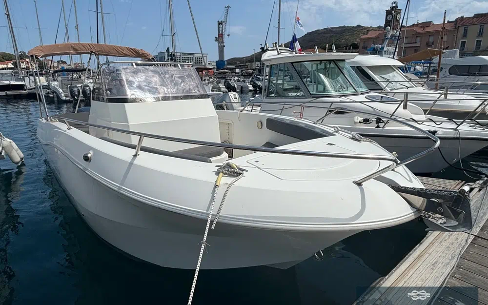 slider 1 Pacific Craft 750 Open